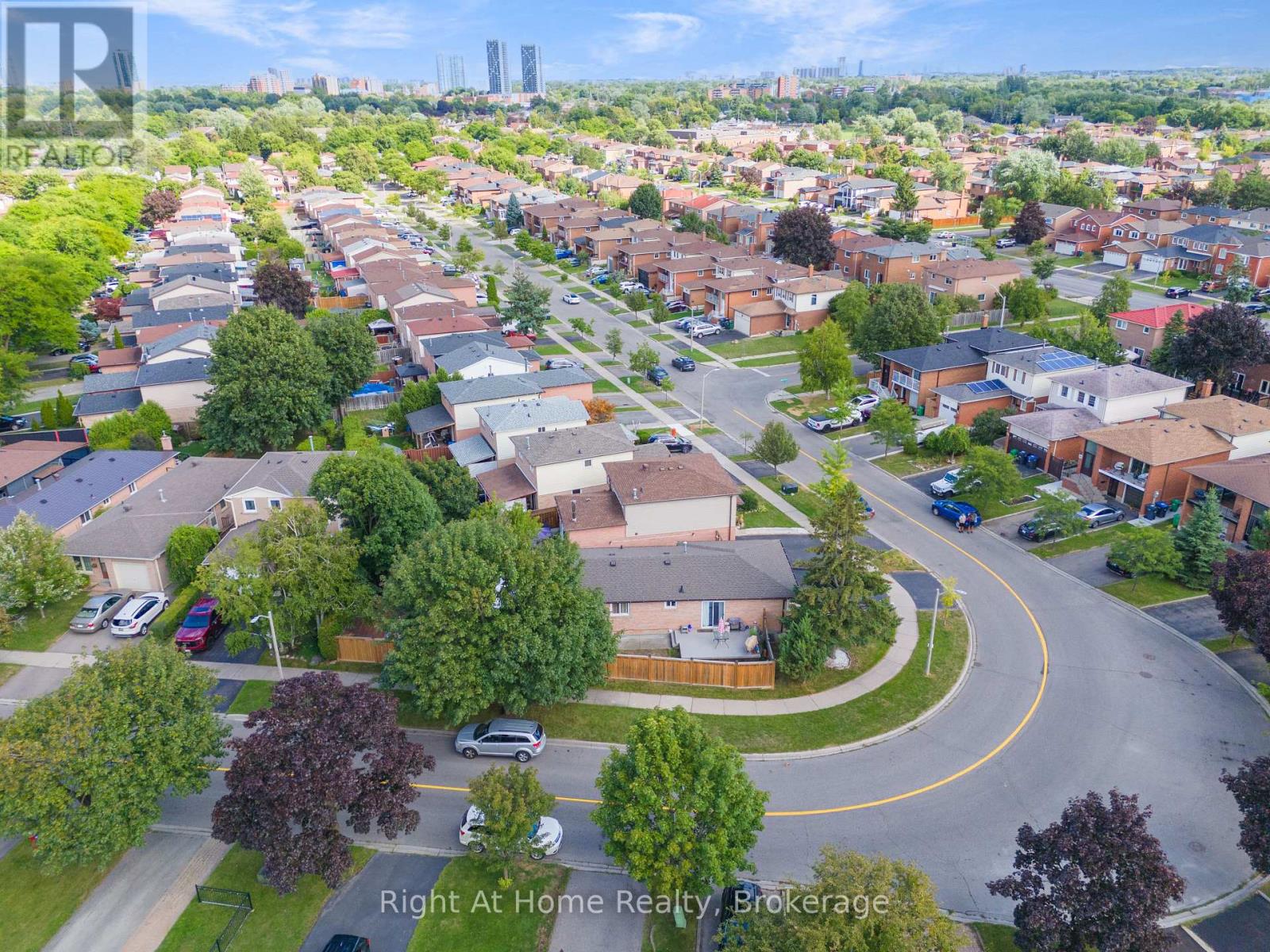 Photo 43 of 63 Martindale Crescent, Brampton ON