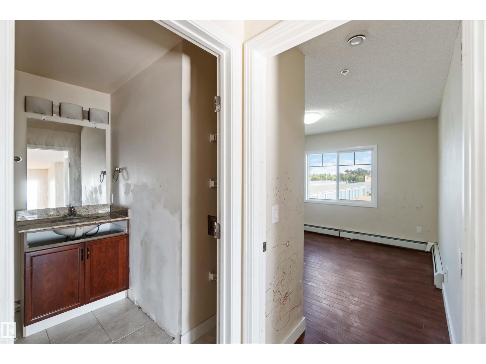 Photo 7 of 214 12660 142 Av Nw, Edmonton AB
