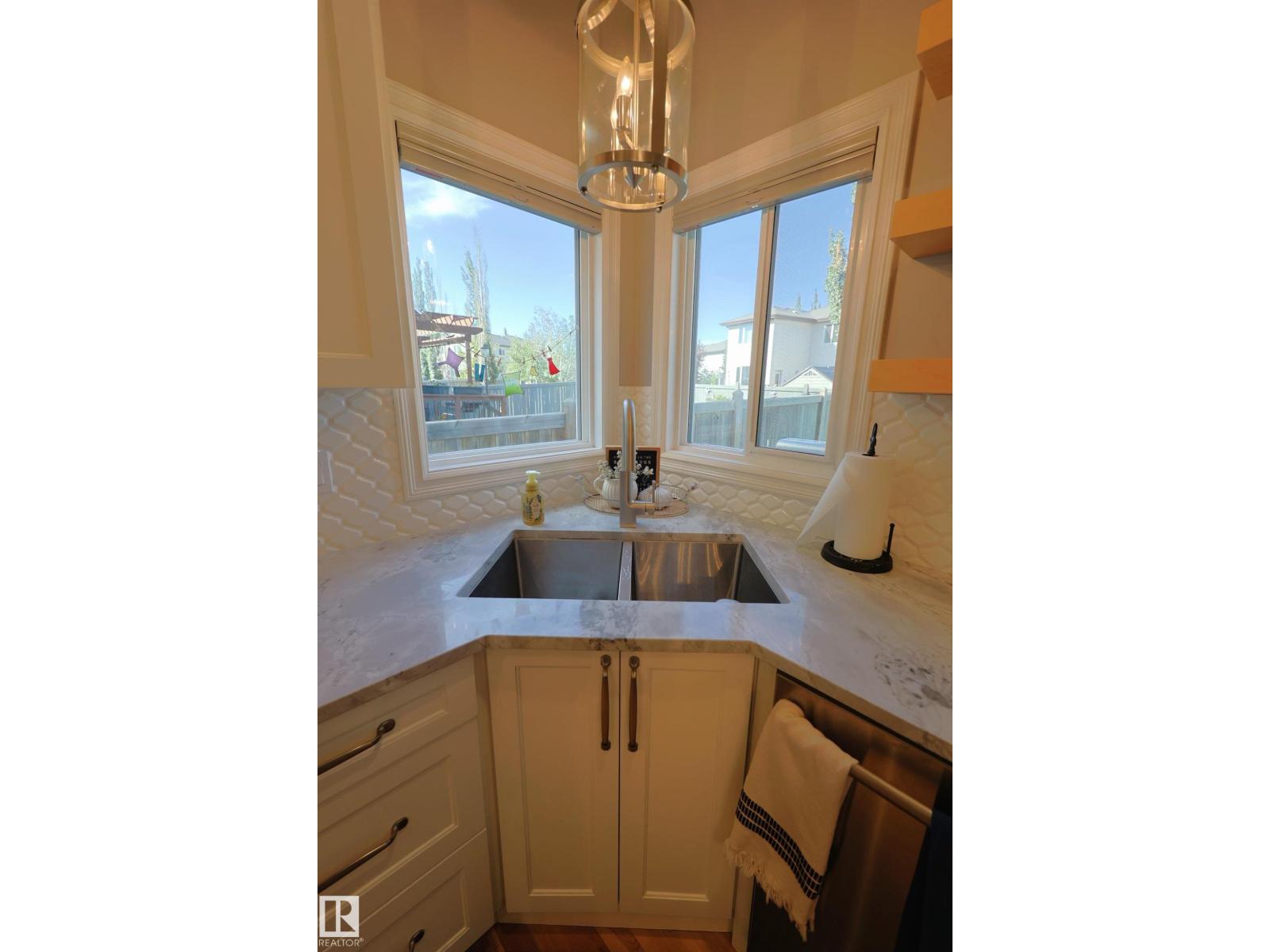 Photo 18 of 10310 96 St, Morinville AB