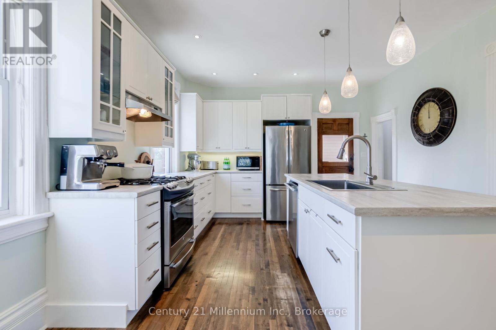Photo 48 of 439 Birch Street, Collingwood ON