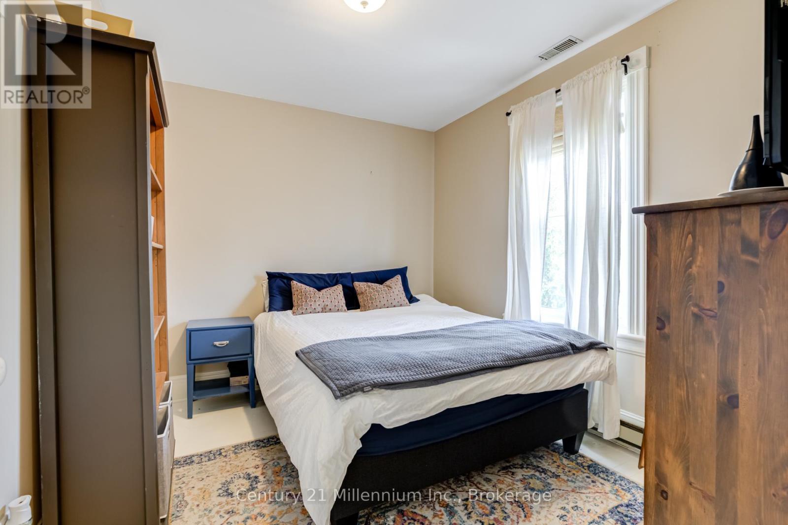 Photo 18 of 439 Birch Street, Collingwood ON