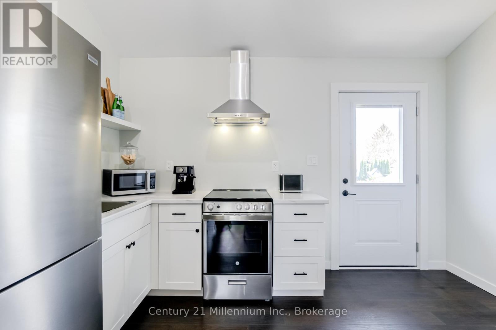 Photo 28 of 439 Birch Street, Collingwood ON