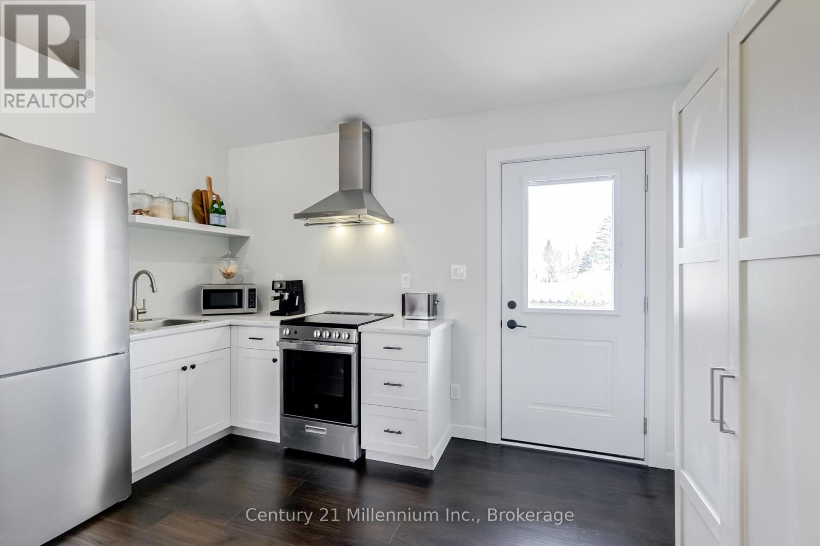 Photo 49 of 439 Birch Street, Collingwood ON