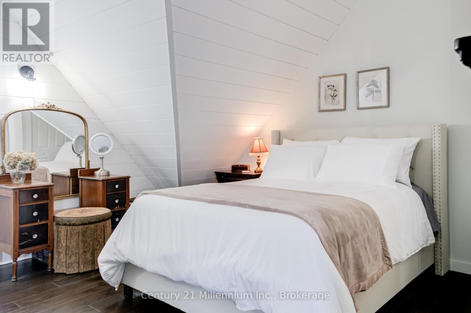 Photo 8 of 439 Birch Street, Collingwood ON