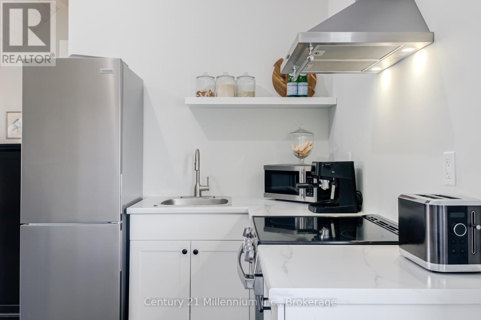 Photo 3 of 439 Birch Street, Collingwood ON