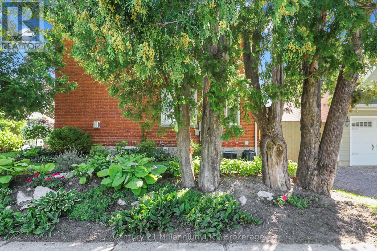 Photo 36 of 439 Birch Street, Collingwood ON