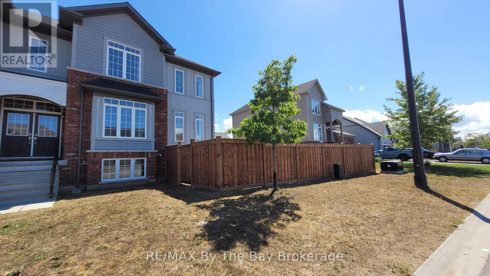 Photo 18 of 218 Roy Drive, Clearview ON