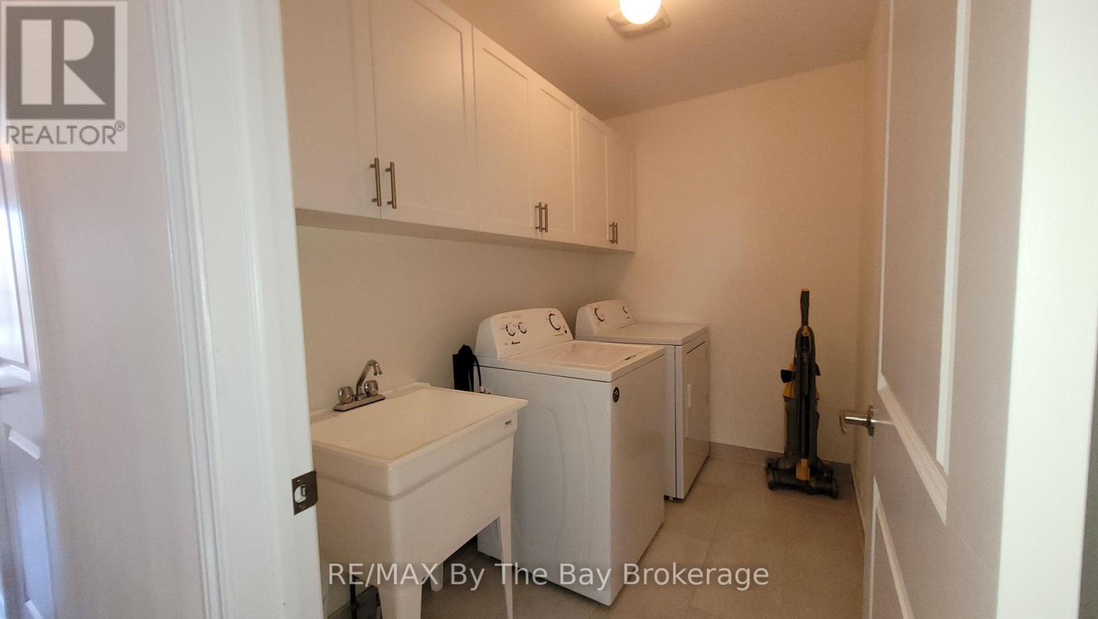 Photo 7 of 218 Roy Drive, Clearview ON
