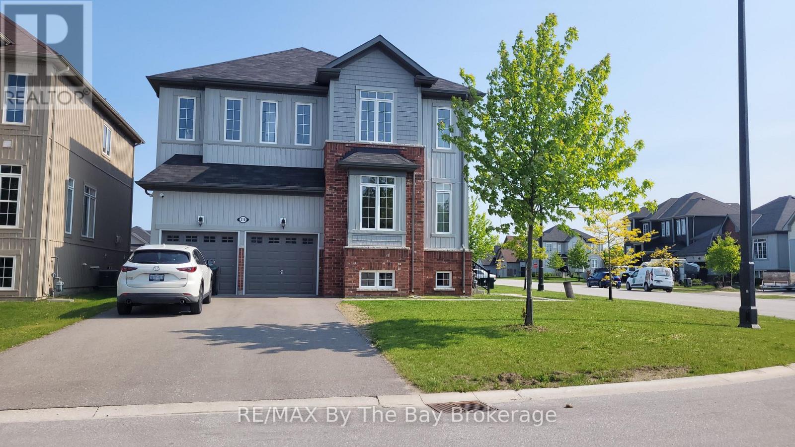 Photo 32 of 218 Roy Drive, Clearview ON