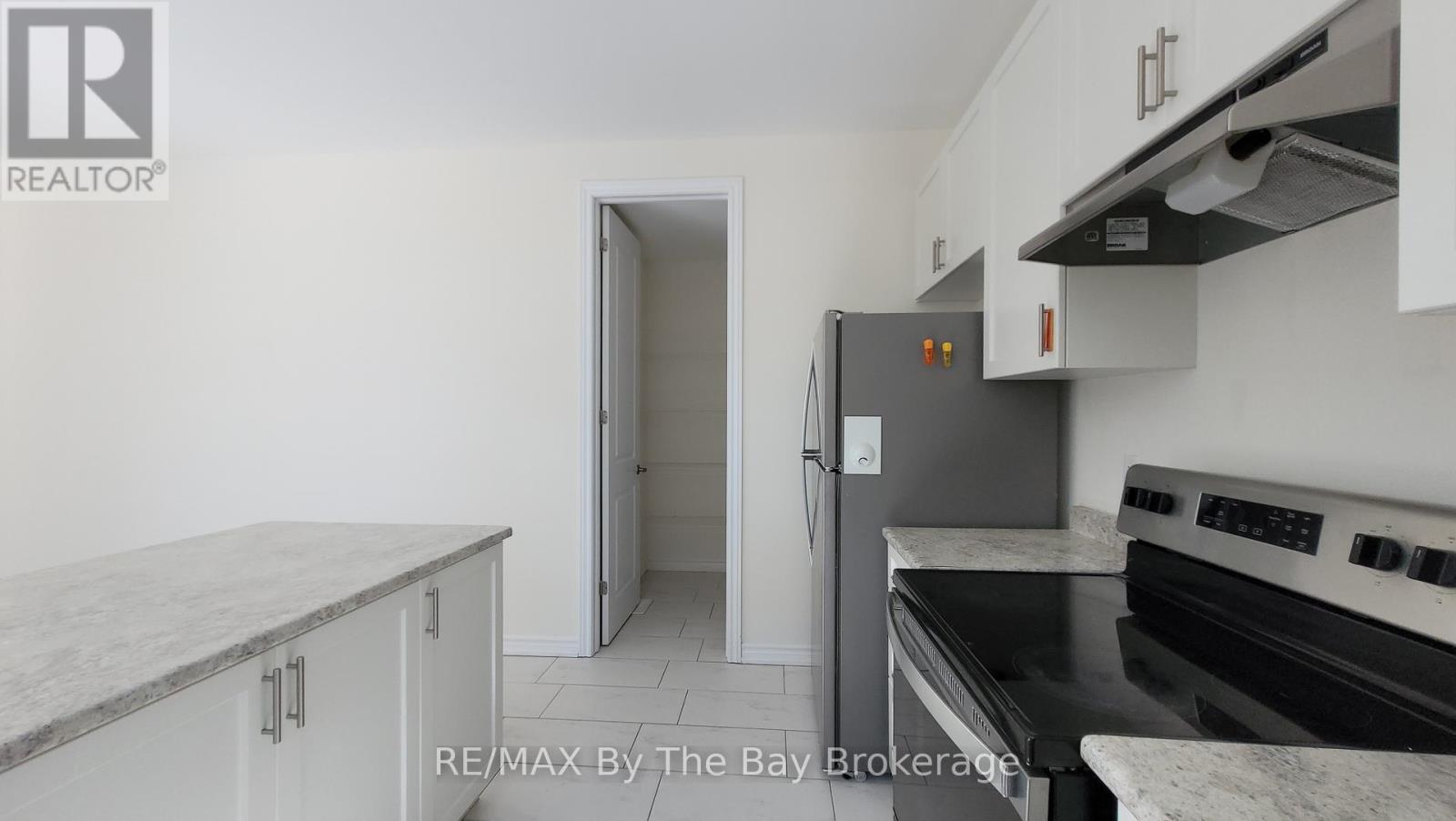 Photo 16 of 218 Roy Drive, Clearview ON