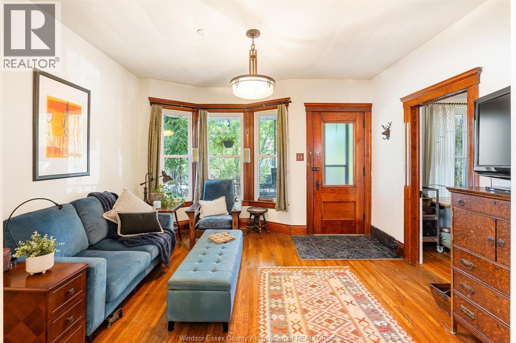 Photo 4 of 1045 Gladstone Avenue, Windsor ON