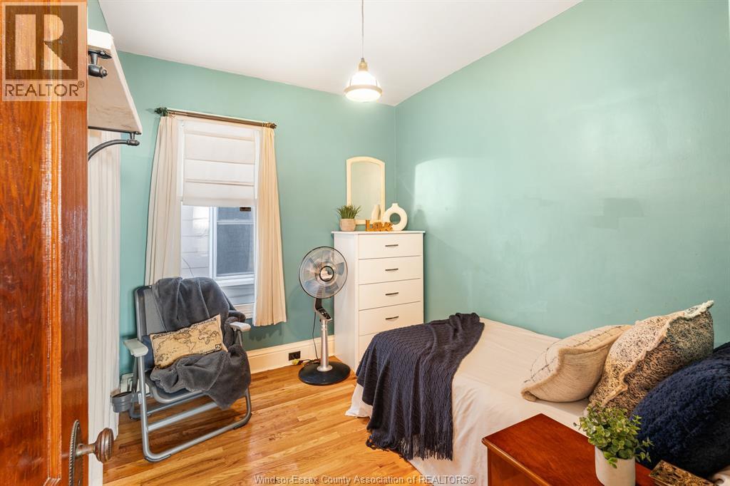 Photo 18 of 1045 Gladstone Avenue, Windsor ON