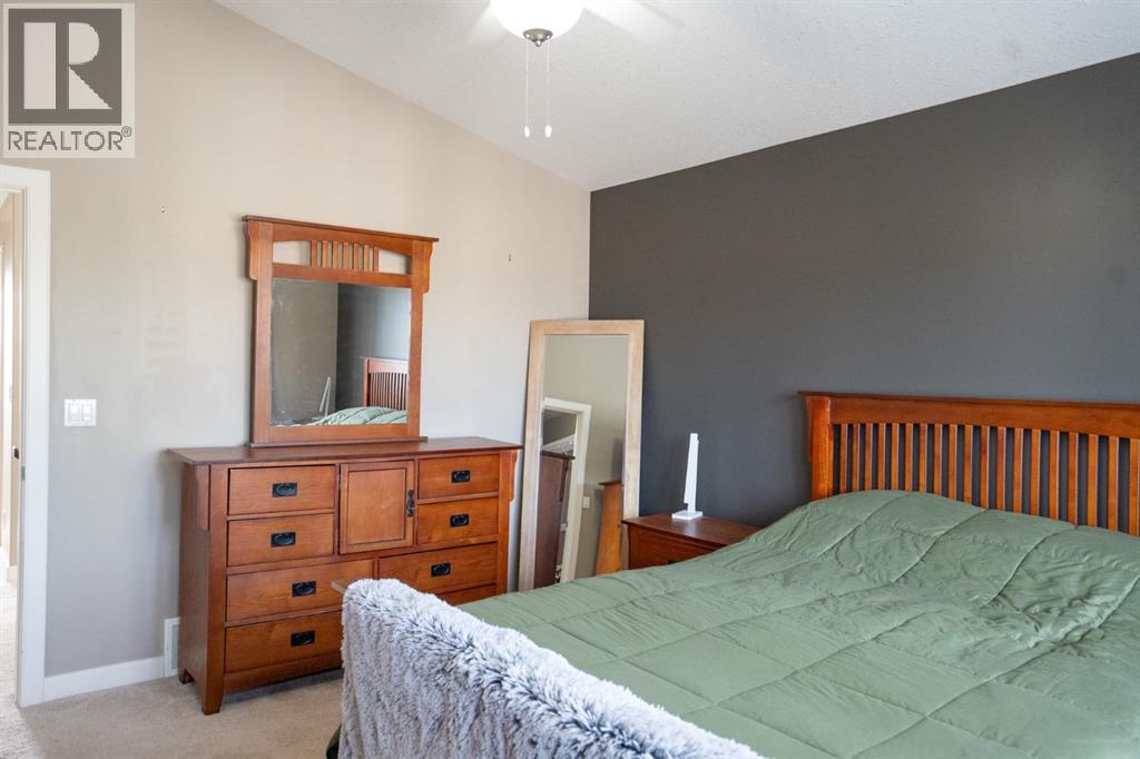 Photo 2 of 3307 52nd Street, Camrose AB