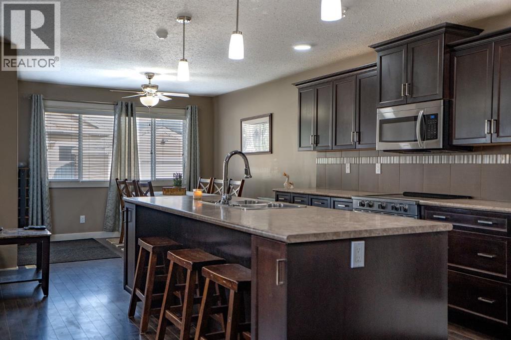 Photo 4 of 3307 52nd Street, Camrose AB