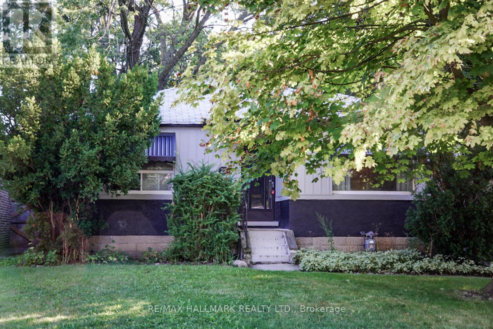 Photo 12 of 22 Latham Avenue, Toronto ON
