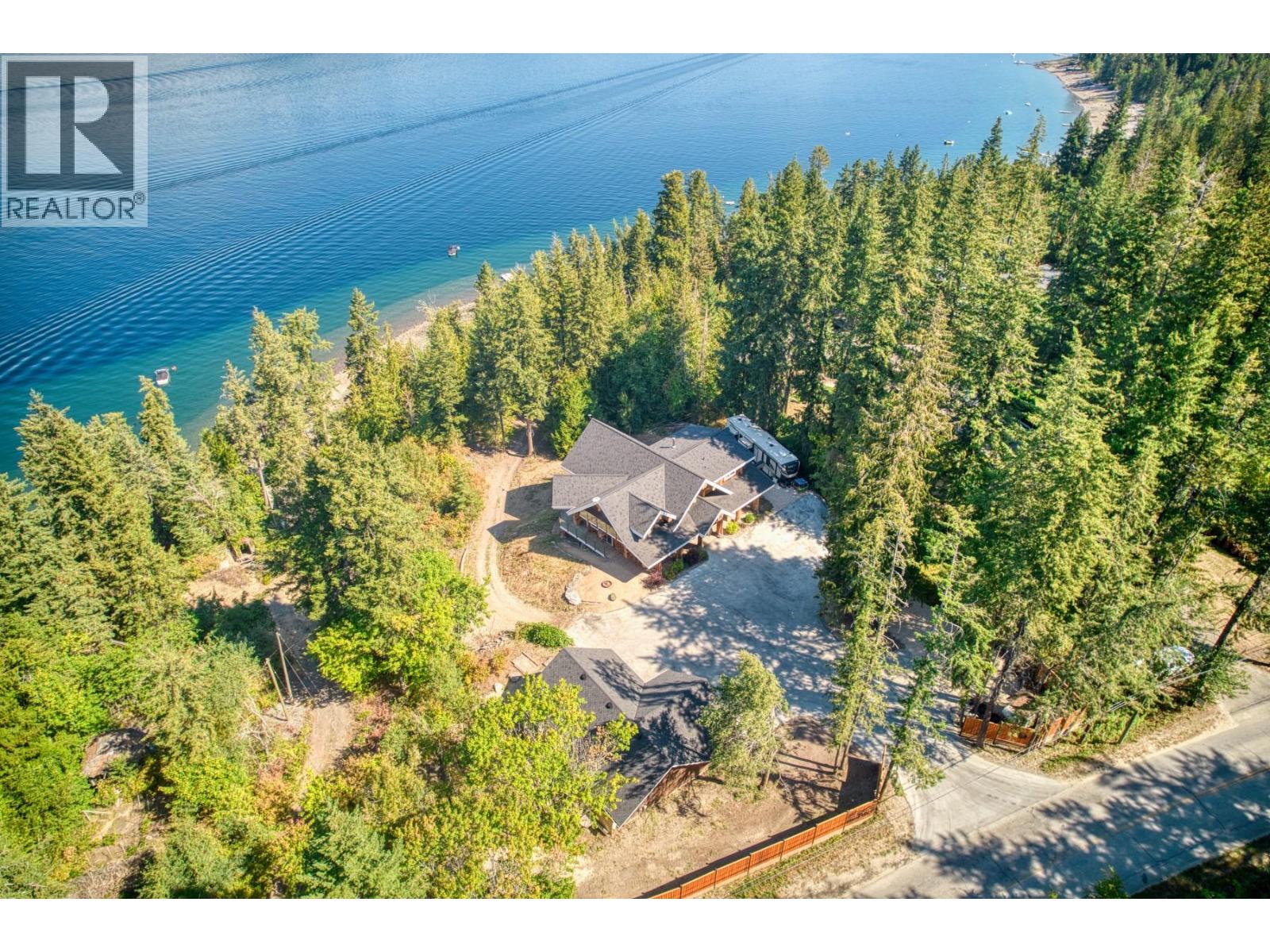 Photo 3 of 1897 Blind Bay Road, Sorrento BC