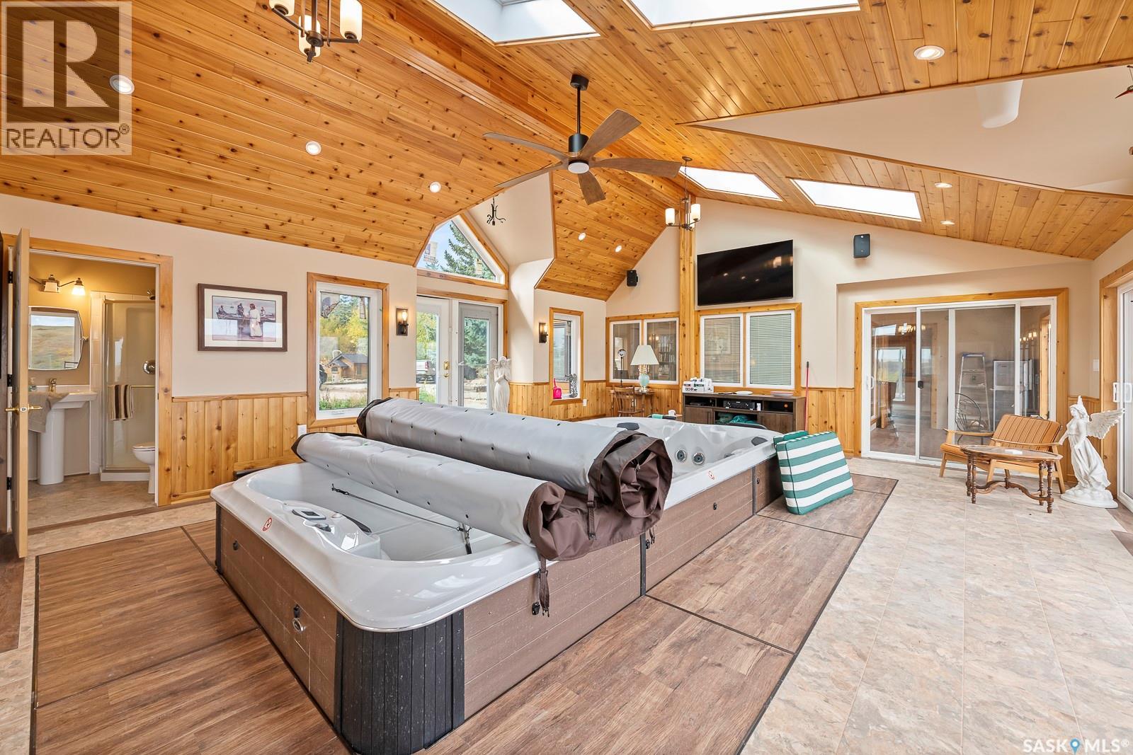 Photo 45 of Ripplinger Acreage, Lumsden Rm No 189 SK