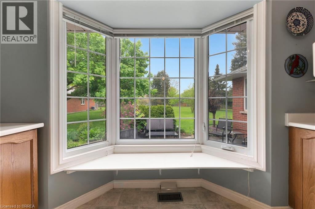 Photo 9 of 71 Beasley Crescent Unit 7, Cambridge ON