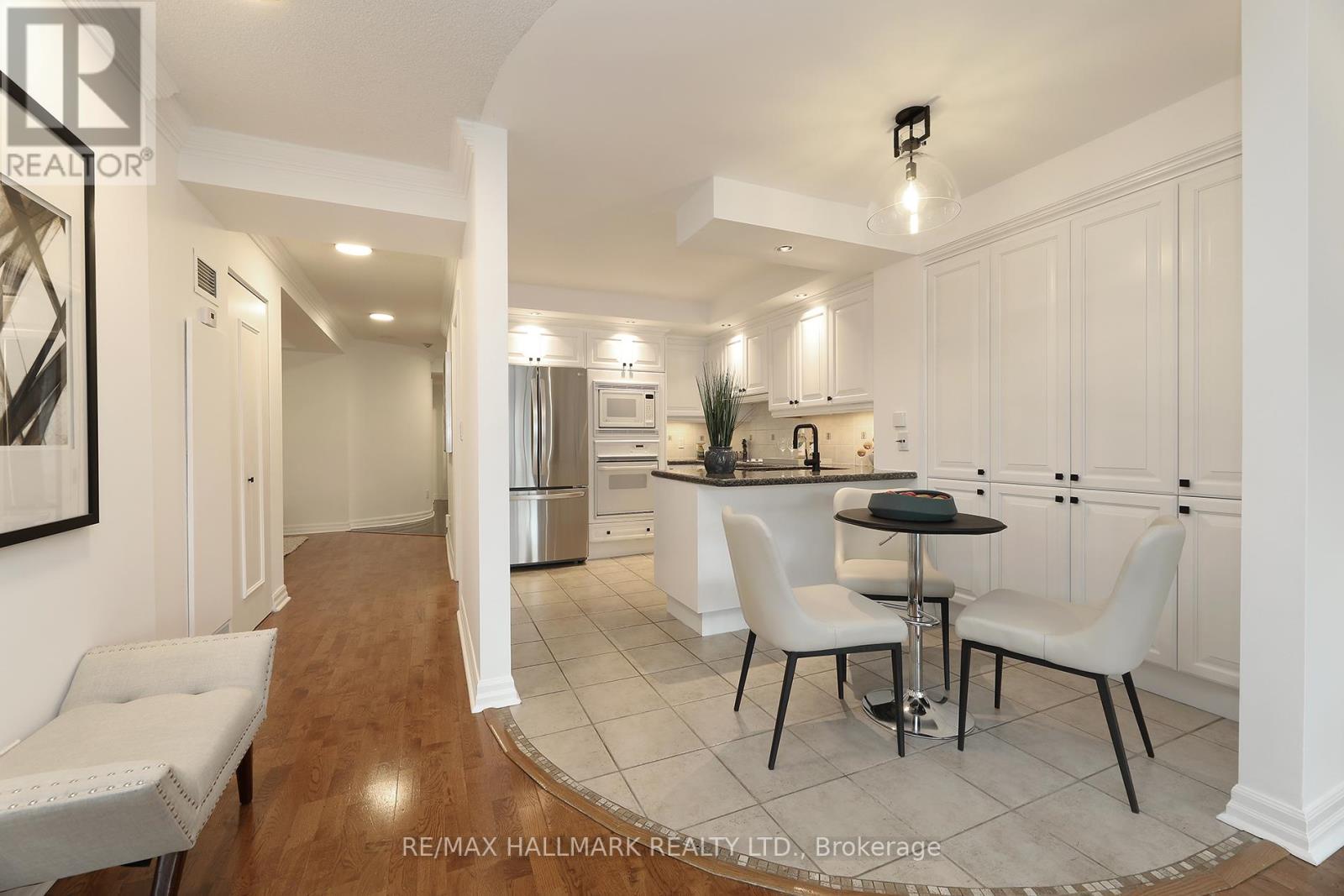 Photo 27 of 609 2727 Yonge Street, Toronto ON