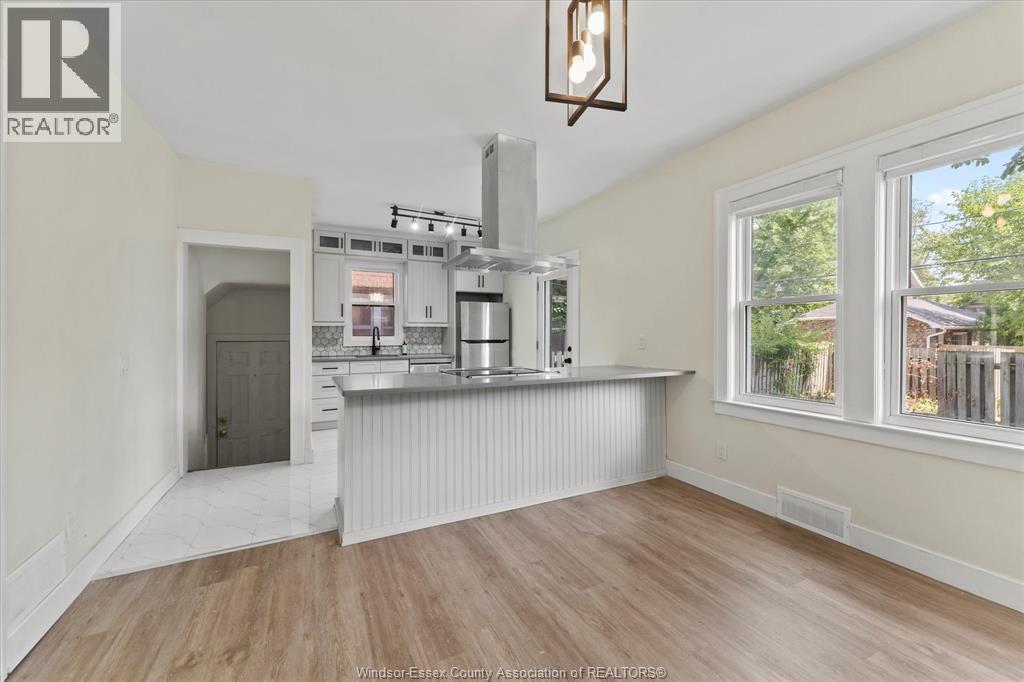 Photo 11 of 1516 Dougall Avenue, Windsor ON