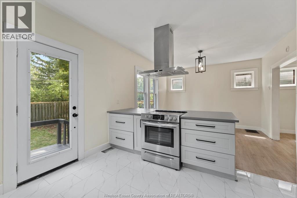 Photo 14 of 1516 Dougall Avenue, Windsor ON