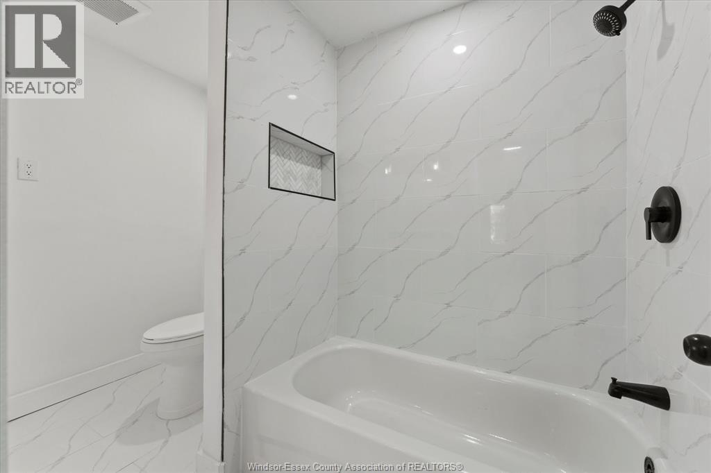 Photo 20 of 1516 Dougall Avenue, Windsor ON