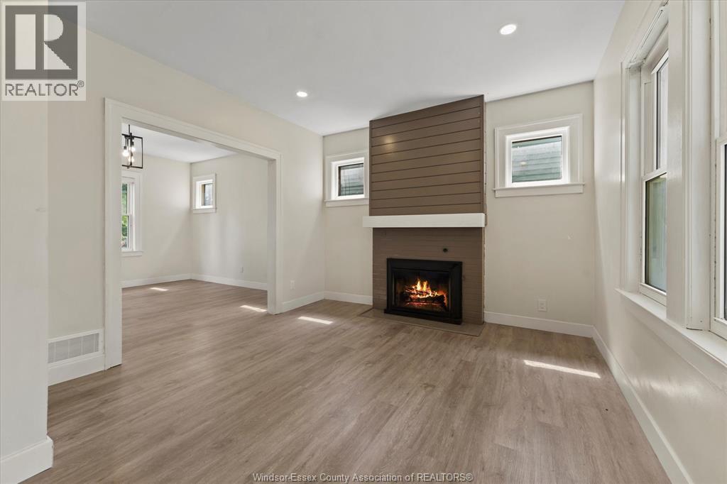 Photo 6 of 1516 Dougall Avenue, Windsor ON