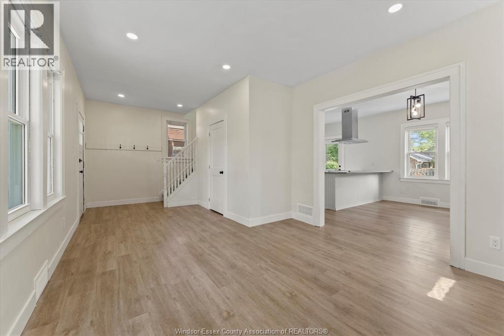 Photo 7 of 1516 Dougall Avenue, Windsor ON