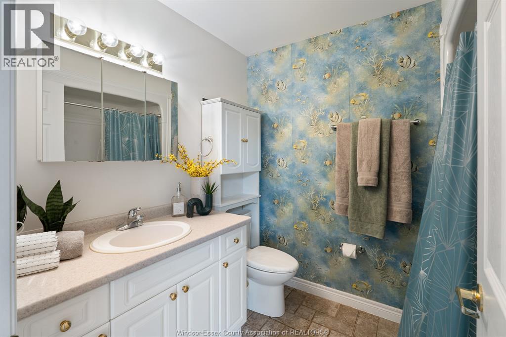 Photo 2 of 186 Bennie Avenue, Leamington ON