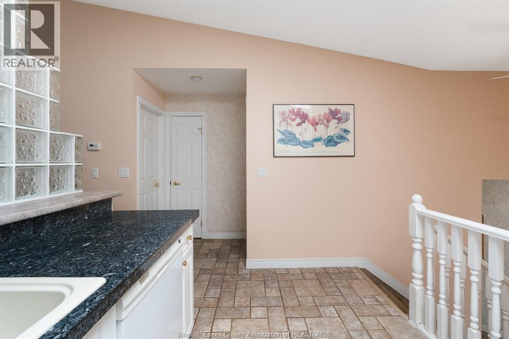 Photo 34 of 186 Bennie Avenue, Leamington ON