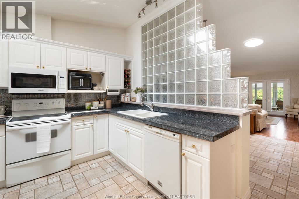 Photo 16 of 186 Bennie Avenue, Leamington ON