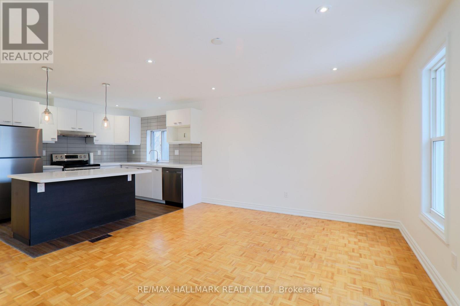Photo 6 of 2 12 Beaton Avenue, Toronto ON