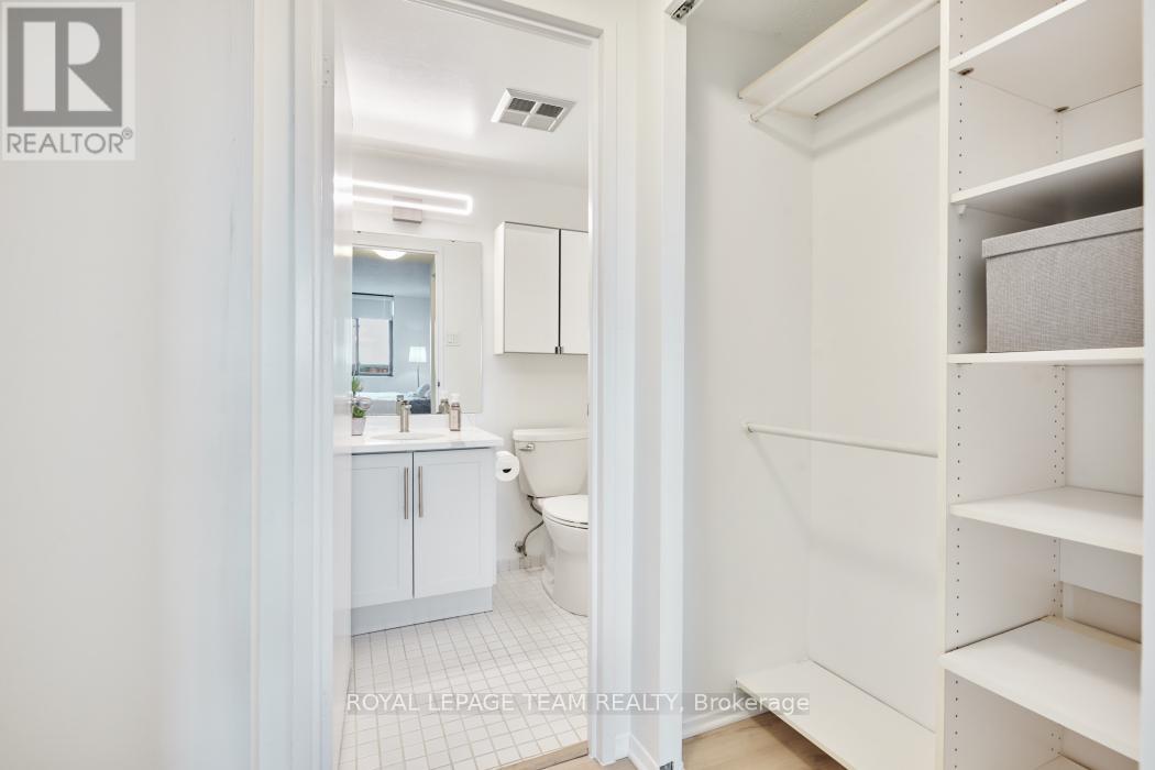Photo 8 of 904 2871 Richmond Road, Ottawa ON