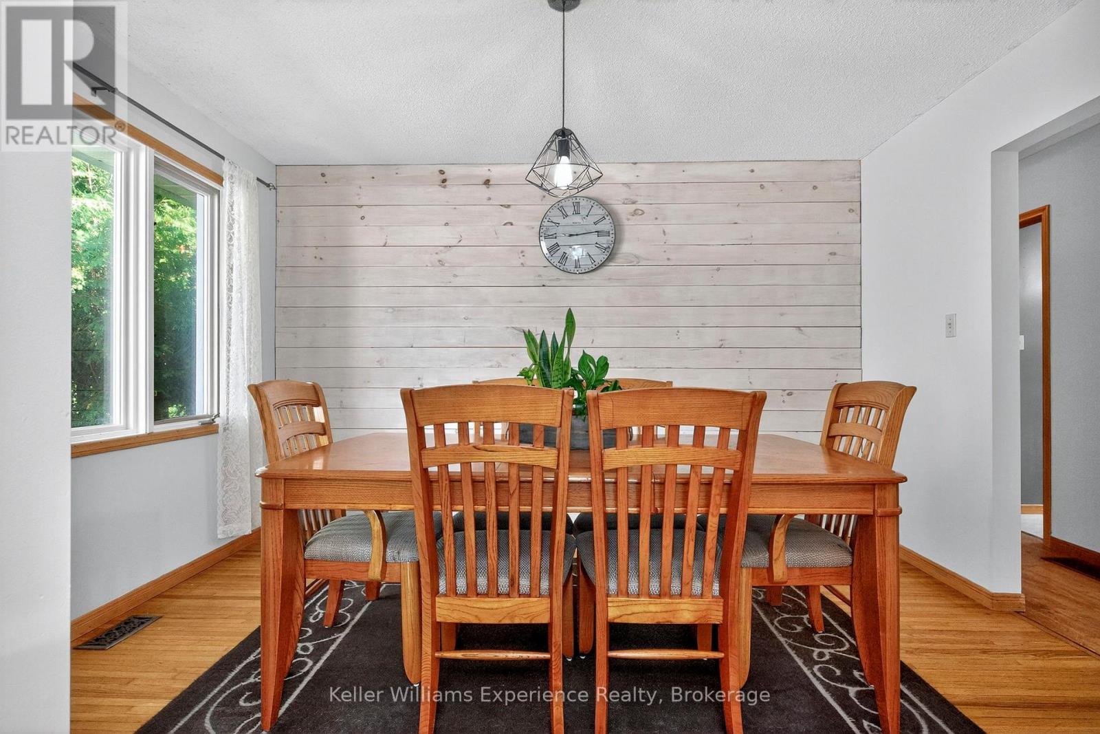 Photo 26 of 308 Assiniboia Street, Tay ON