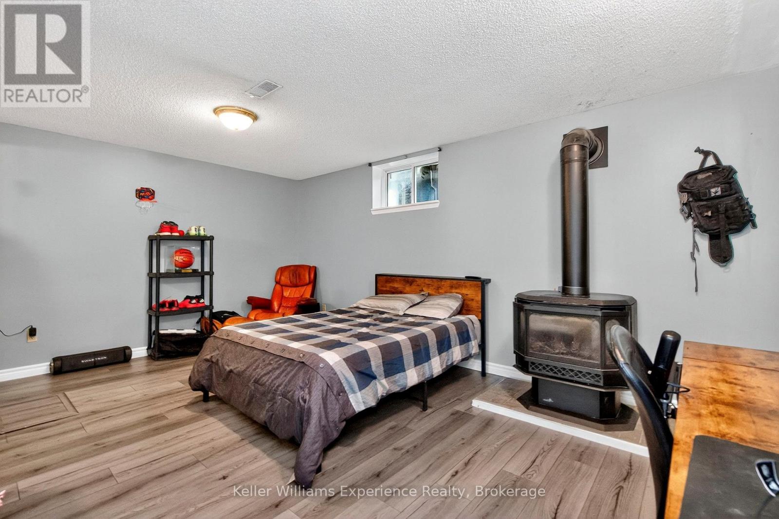 Photo 12 of 308 Assiniboia Street, Tay ON