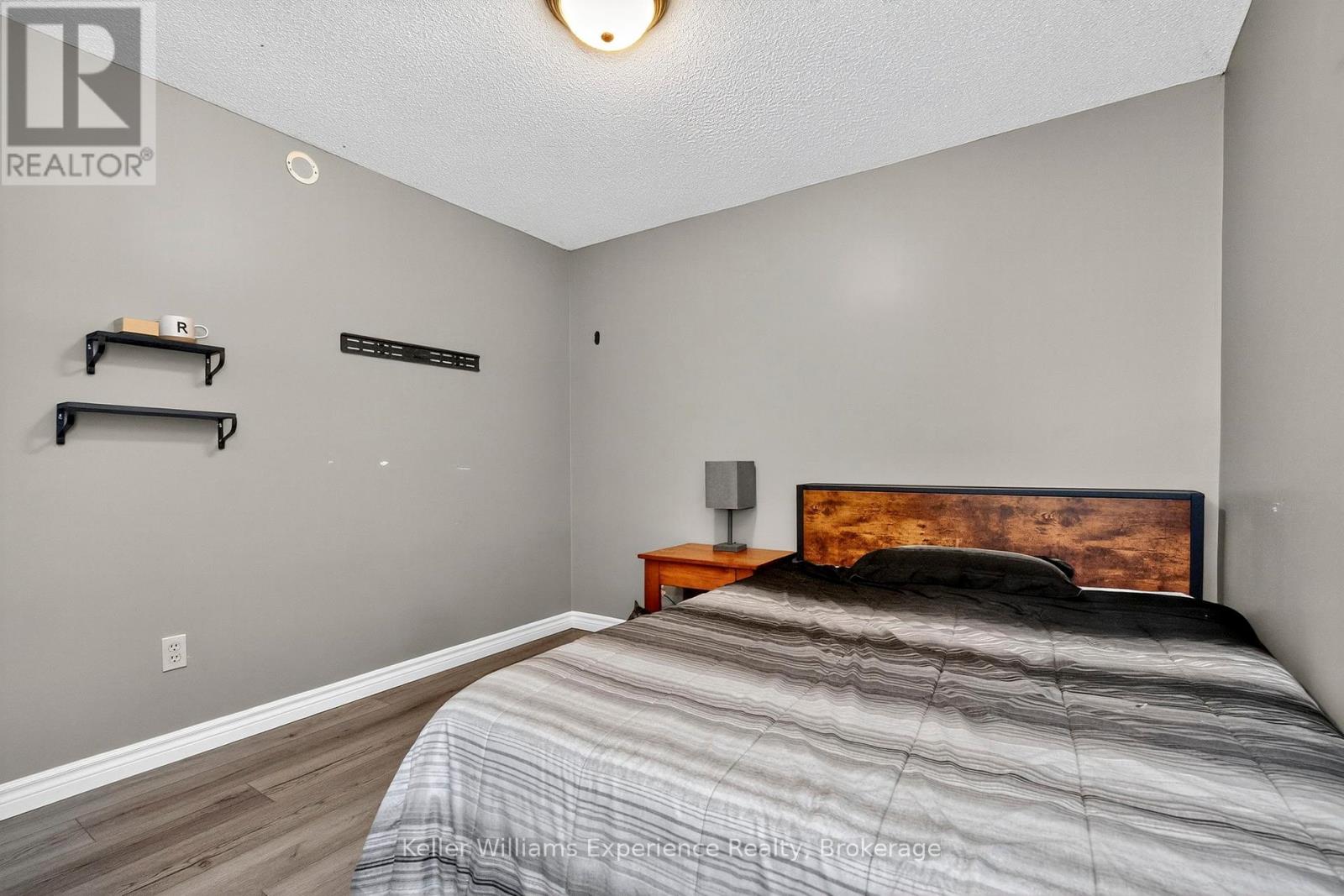 Photo 14 of 308 Assiniboia Street, Tay ON