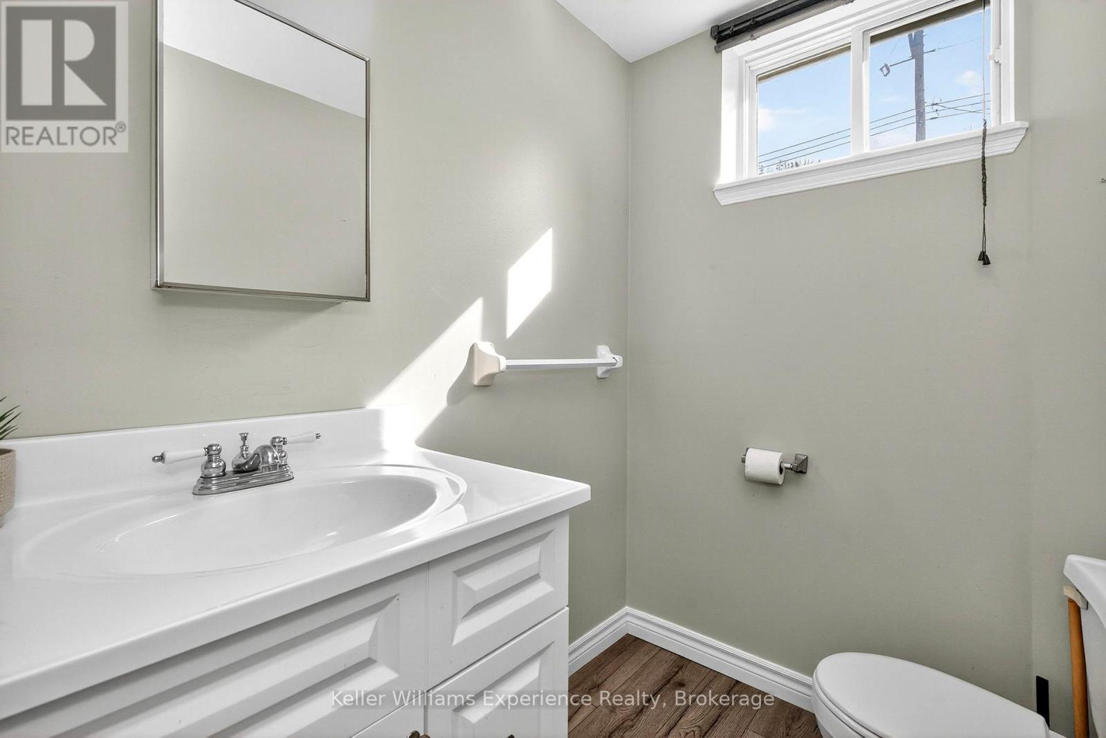 Photo 15 of 308 Assiniboia Street, Tay ON