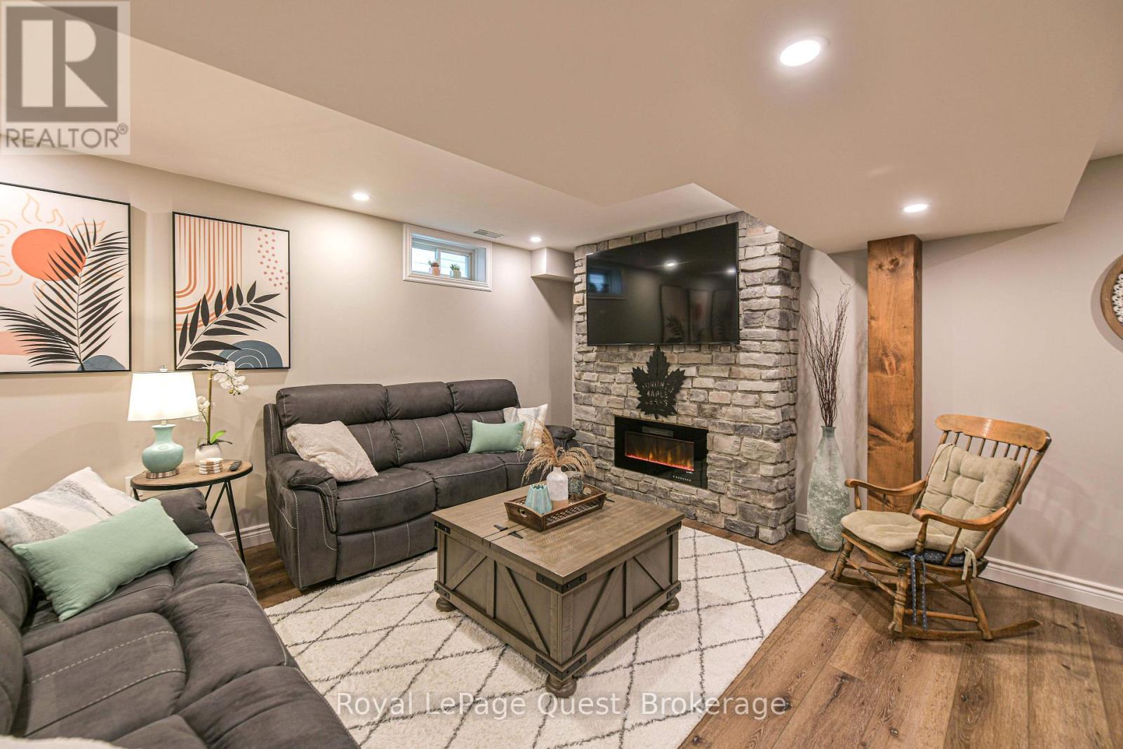 Photo 16 of 46 Courtney Crescent, Orillia ON