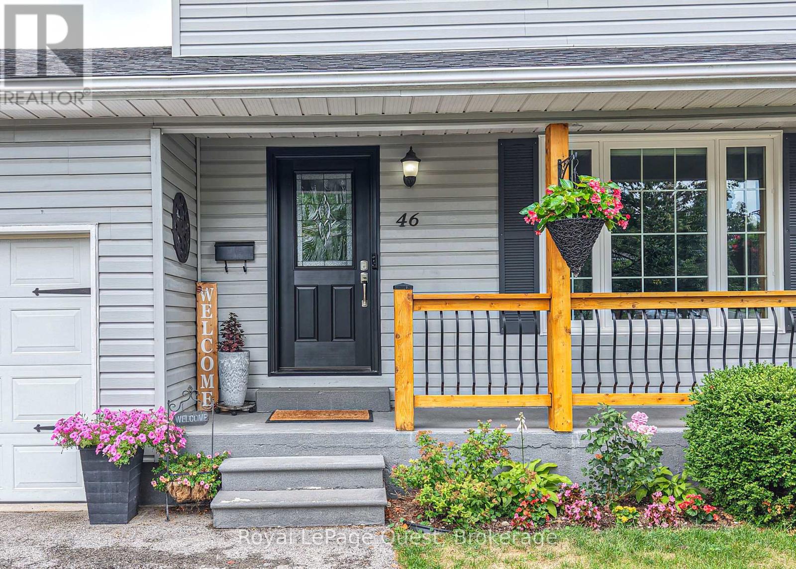 Photo 3 of 46 Courtney Crescent, Orillia ON