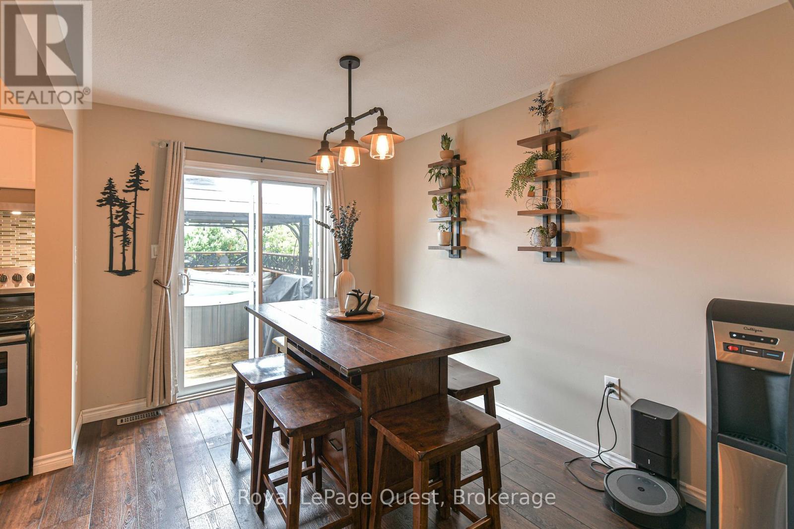 Photo 6 of 46 Courtney Crescent, Orillia ON