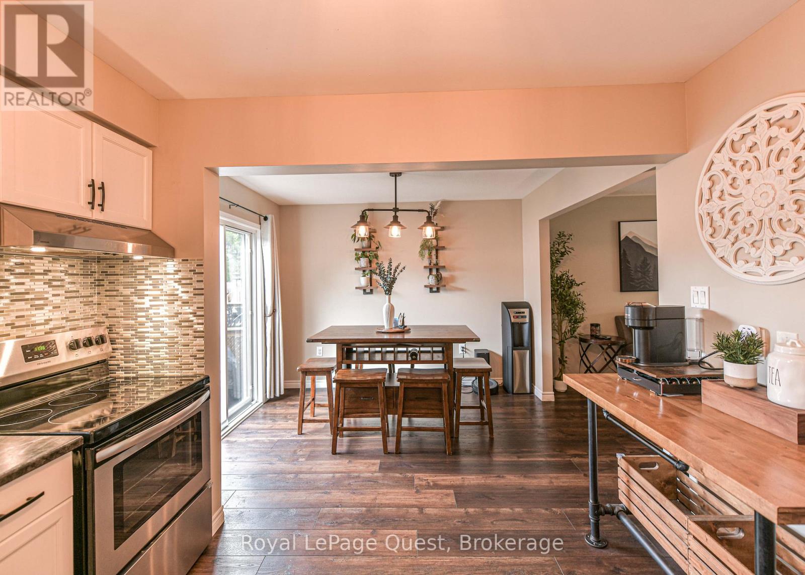 Photo 9 of 46 Courtney Crescent, Orillia ON