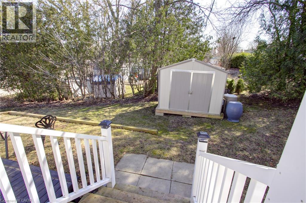 Photo 32 of 70 Park Lane, Hamilton ON