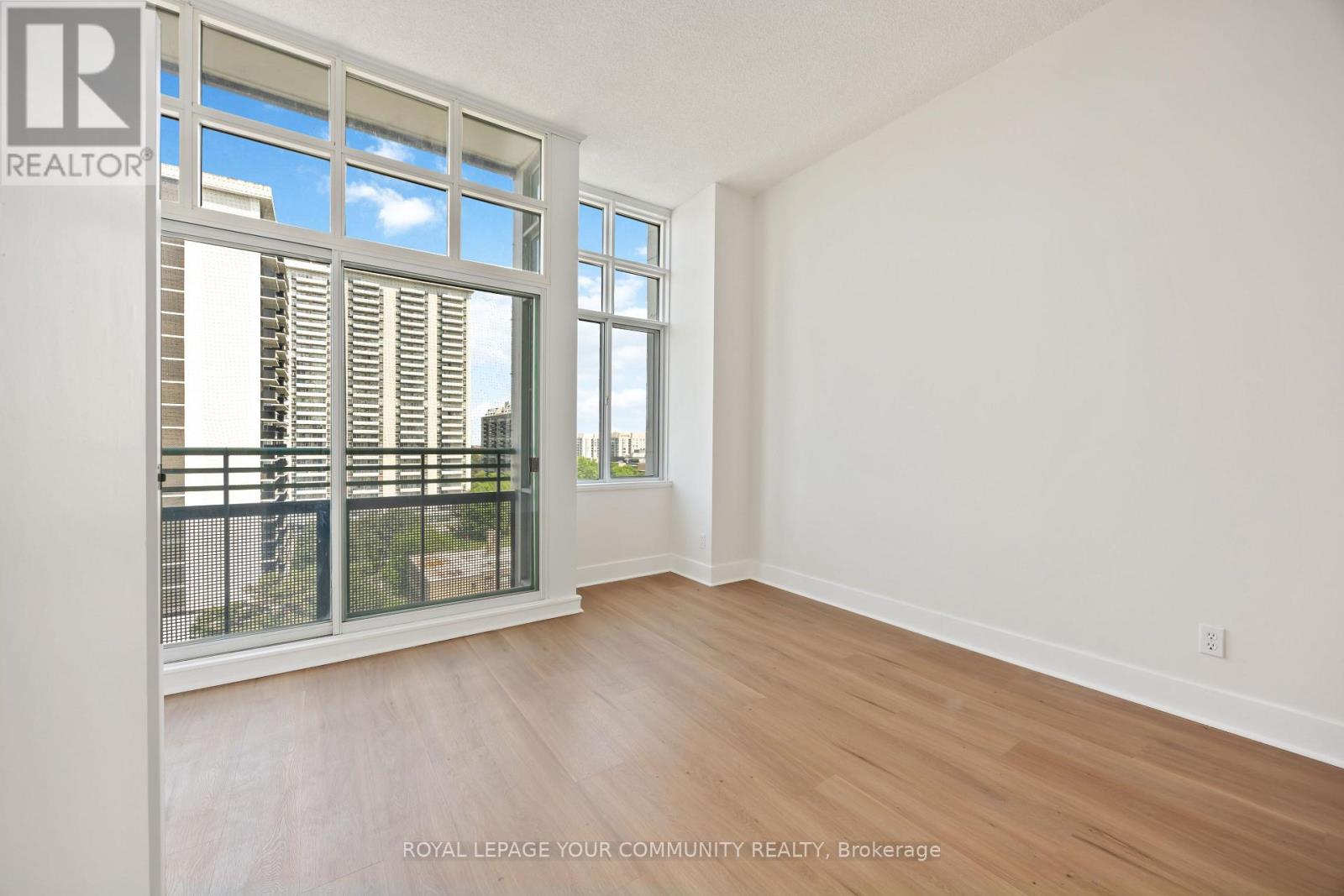 Photo 12 of 902 1901 Yonge Street, Toronto ON