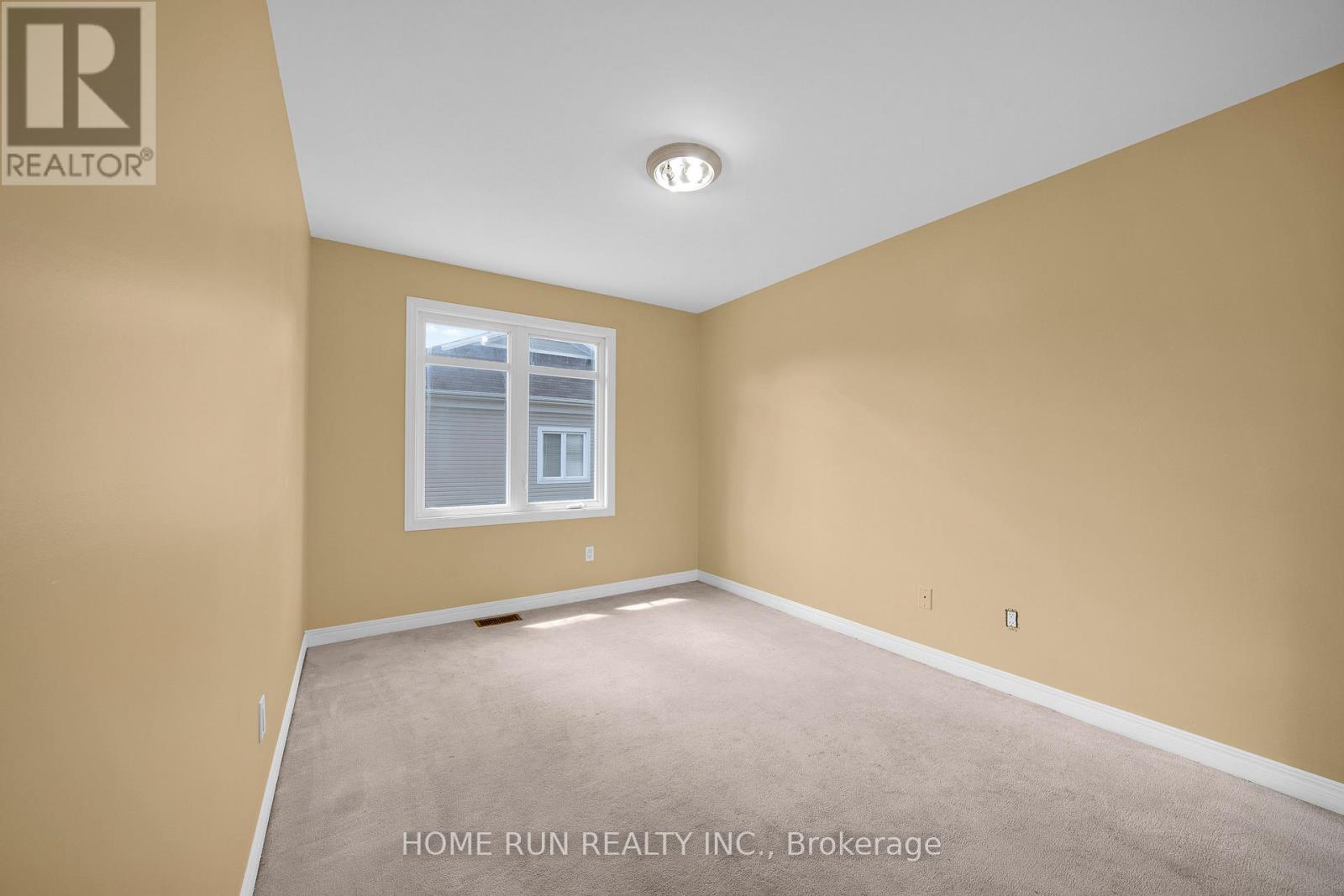 Photo 6 of 310 Parkin Circle, Ottawa ON