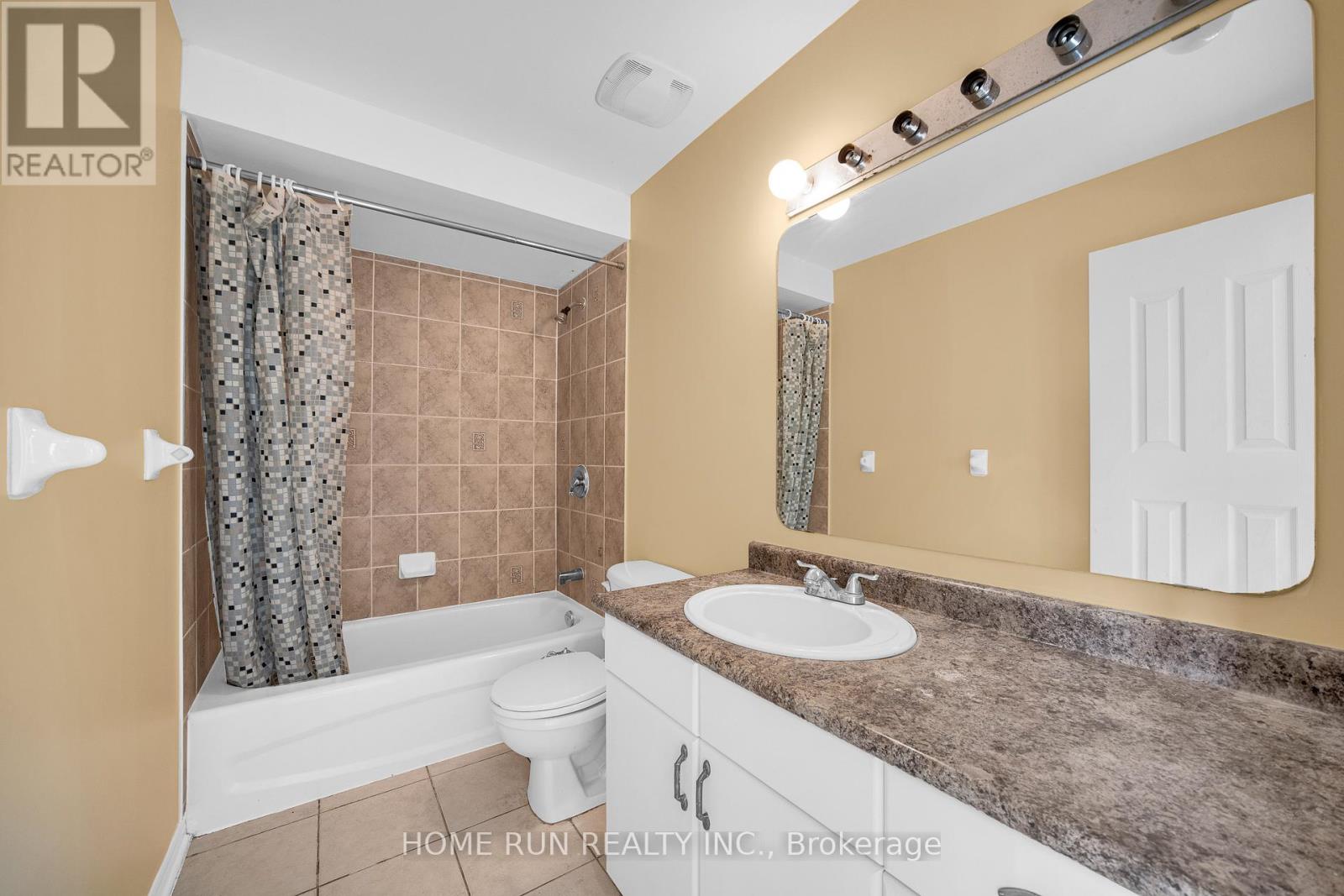 Photo 17 of 310 Parkin Circle, Ottawa ON