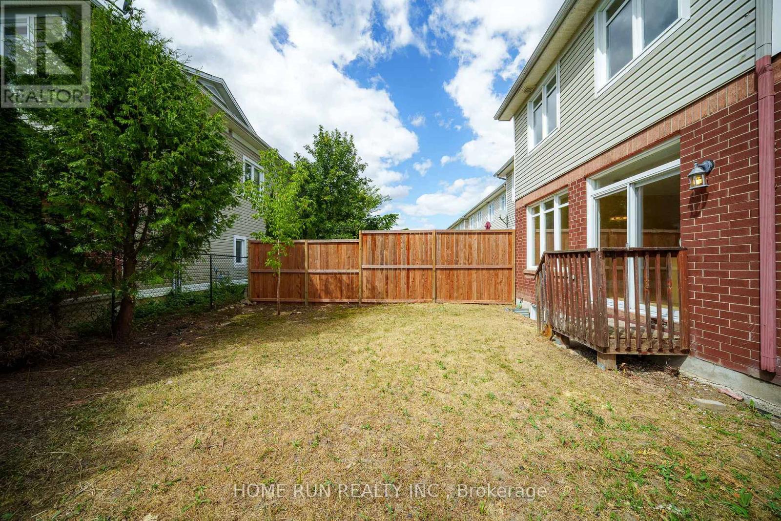 Photo 10 of 310 Parkin Circle, Ottawa ON