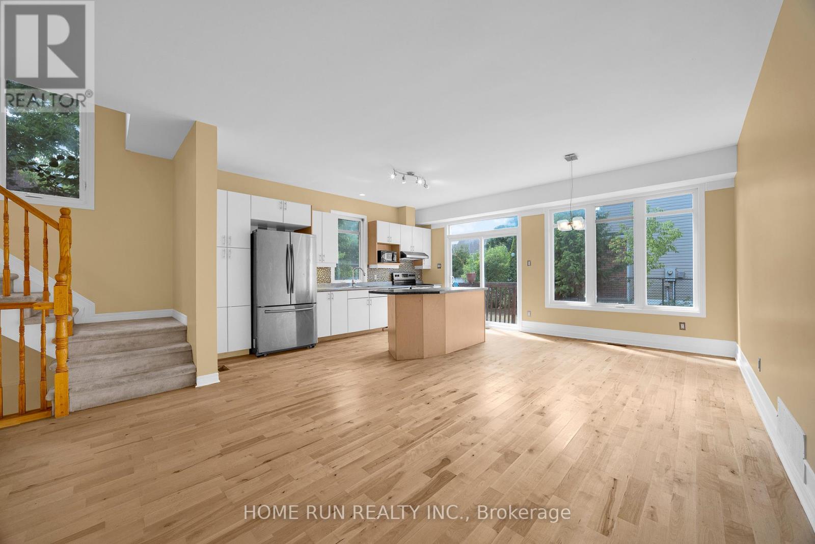 Photo 20 of 310 Parkin Circle, Ottawa ON