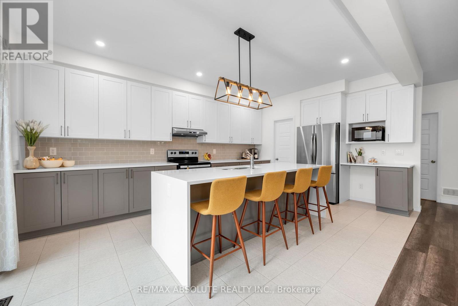 Photo 24 of 302 Haliburton Heights, Ottawa ON
