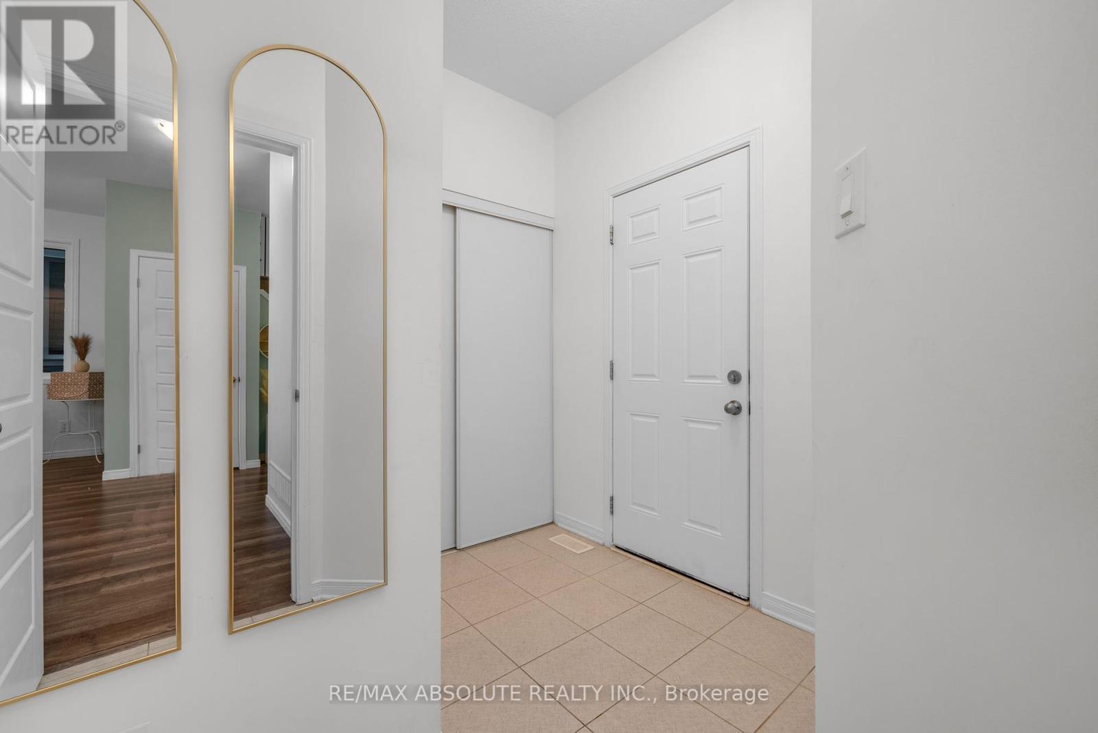 Photo 48 of 302 Haliburton Heights, Ottawa ON