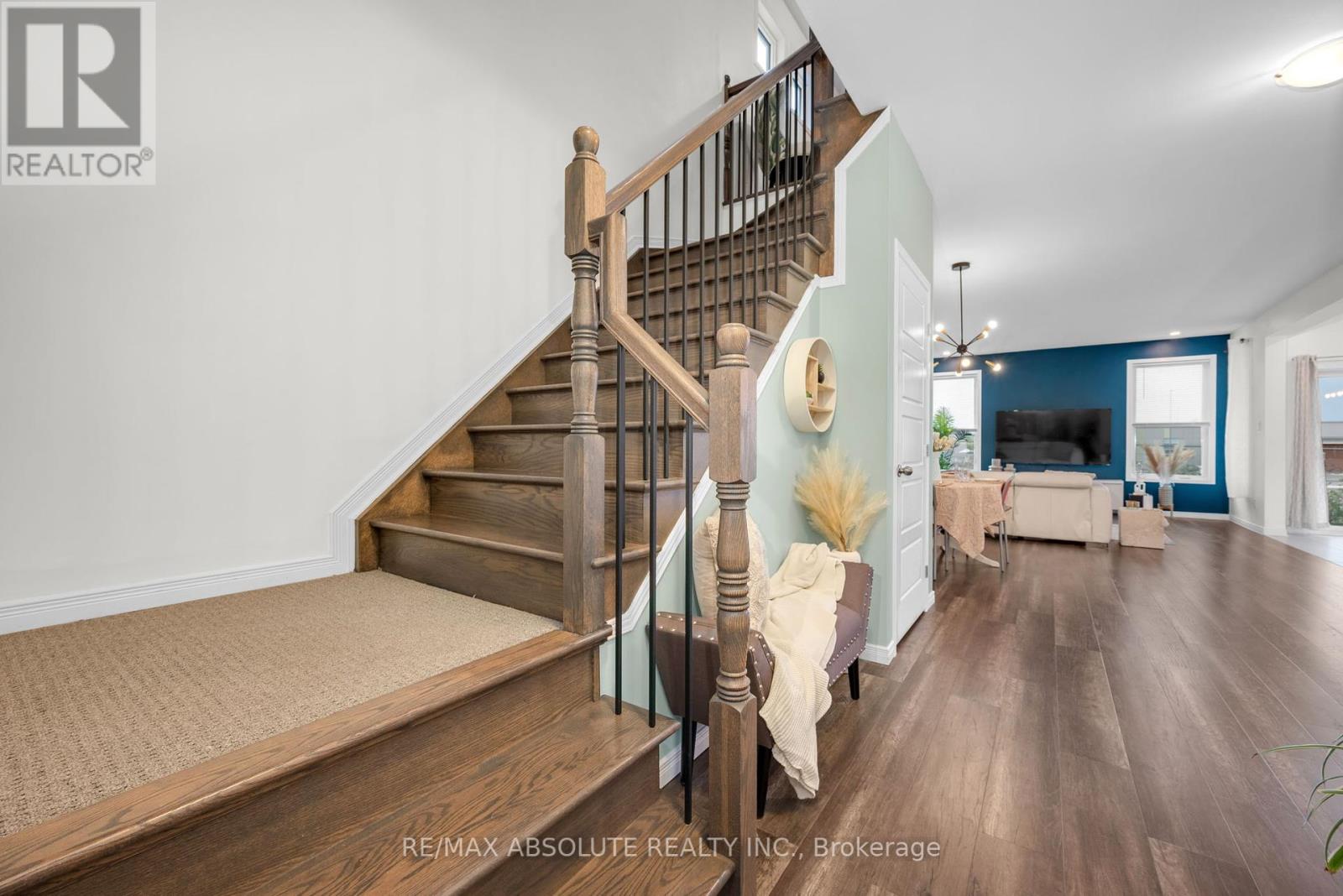 Photo 22 of 302 Haliburton Heights, Ottawa ON
